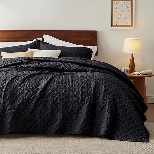 Bedsure King Size Quilt Set - Lightweight Summer Quilt King - Black Bedspread King Size - Bedding Coverlet For All Seasons (Includes 1 Quilt, 2 Pillow Shams)